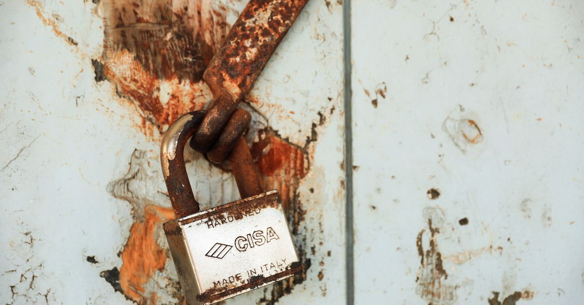 Broken Key Extraction Across Lock Types — Residential, Commercial, and Automotive — Altamonte Springs Locksmiths